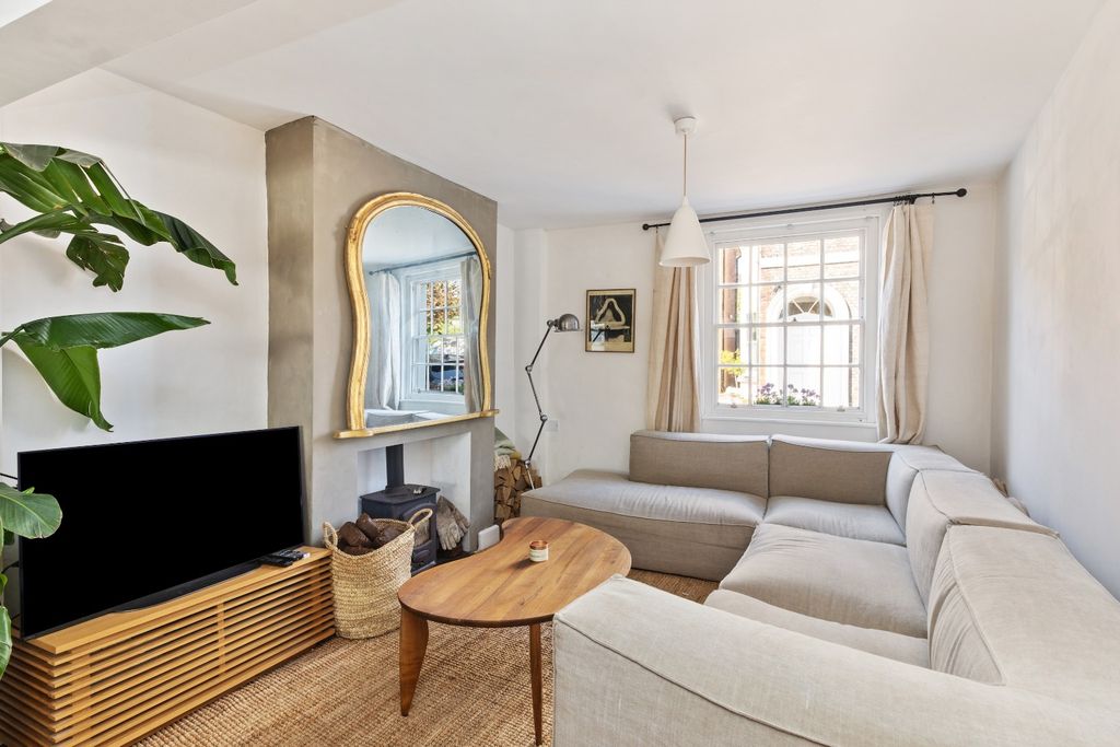 Property photo 2 of 11 4211873