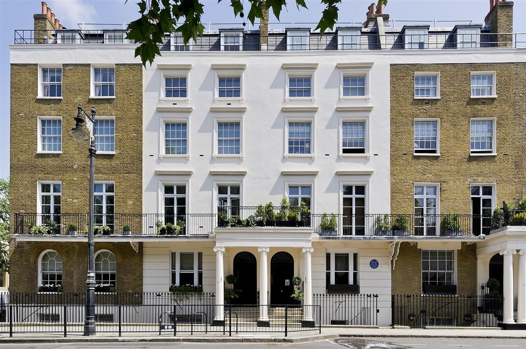 Property photo 1 of 19 1B Eaton Sq-6966.Jpg