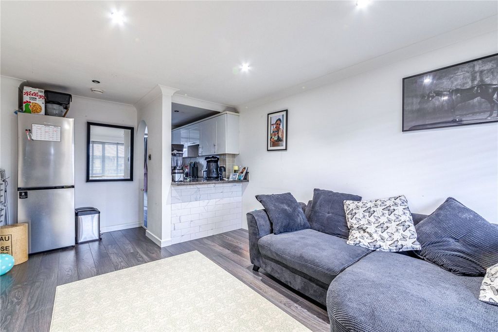 Property photo 3 of 13 Sitting Room