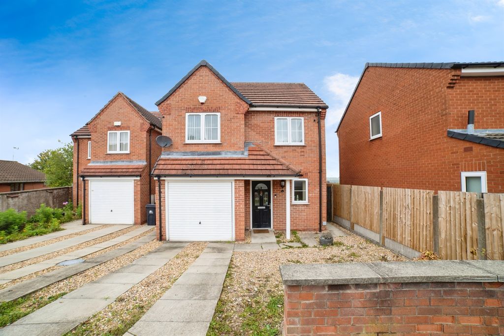 Property photo 1 of 18