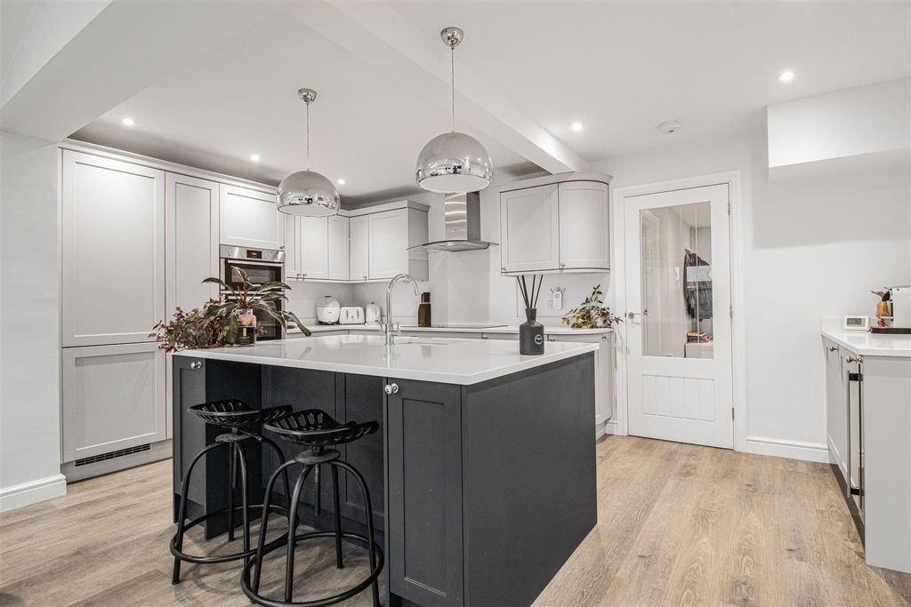 Property photo 3 of 18 16_66795.Jpg