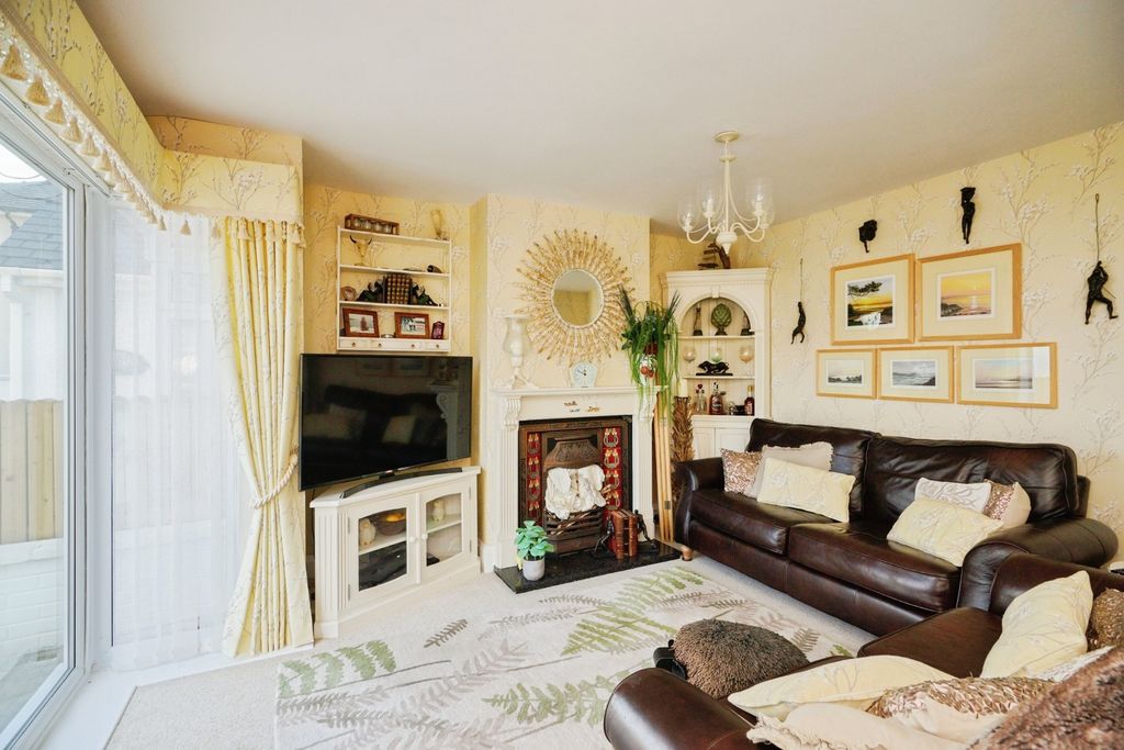 Property photo 3 of 13 Pbox-Img.Jpg