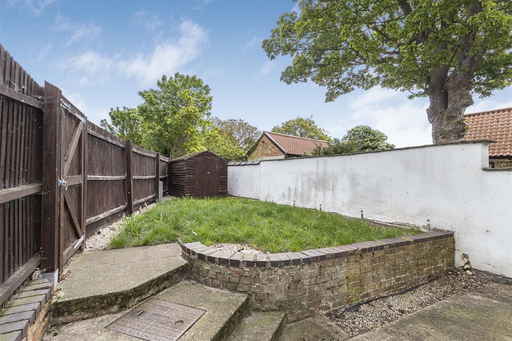 Property photo 2 of 15 16_53108.Jpg