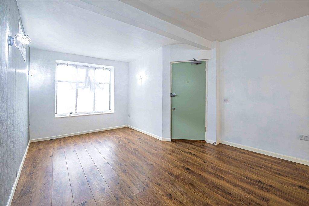 Property photo 2 of 9 Picture No. 06