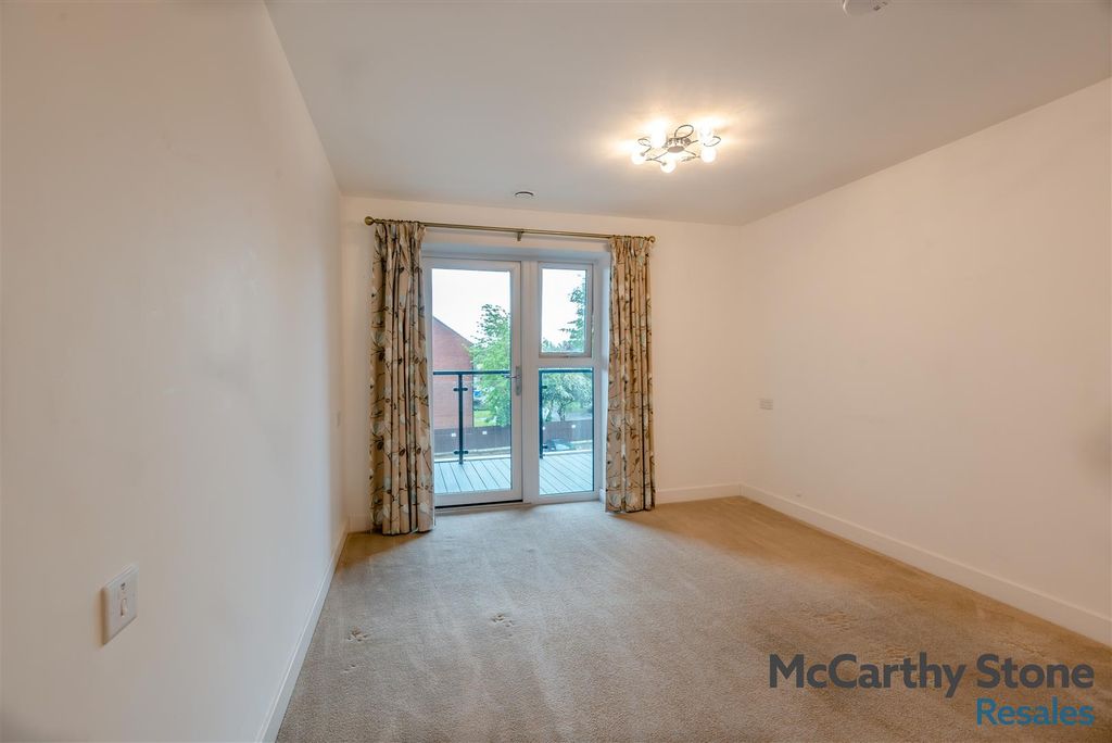 Property photo 3 of 32 8691487-Interior05.Jpg