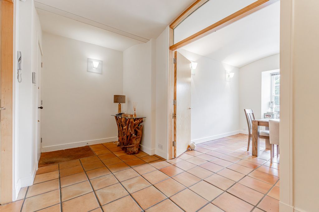 Property photo 3 of 45