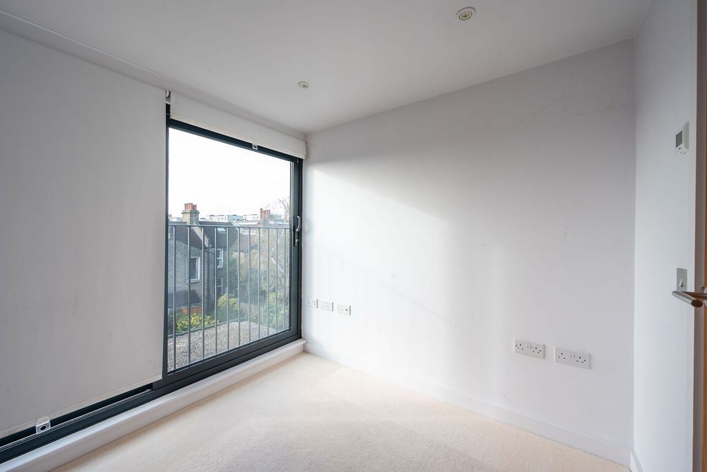 Property photo 1 of 31