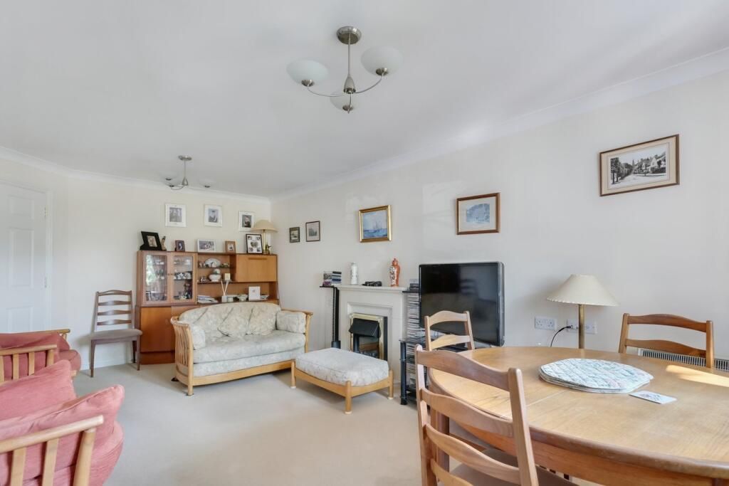 Property photo 2 of 8
