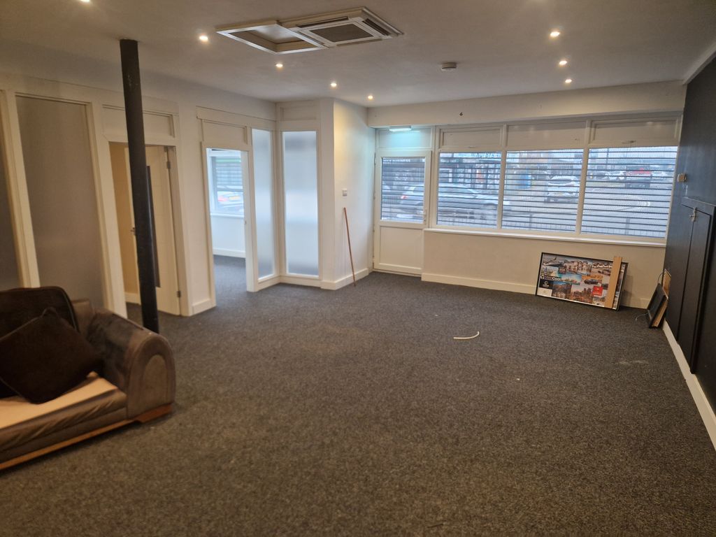 Property photo 2 of 4