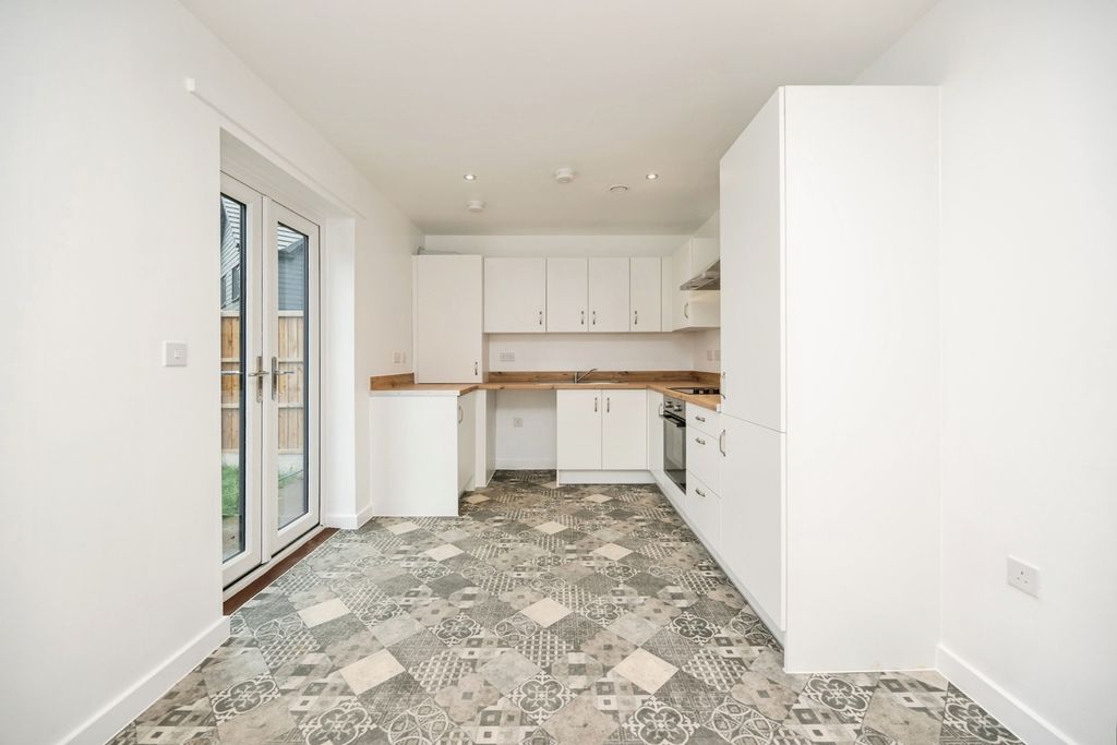 Property photo 3 of 22 Pbox-Img.Jpg