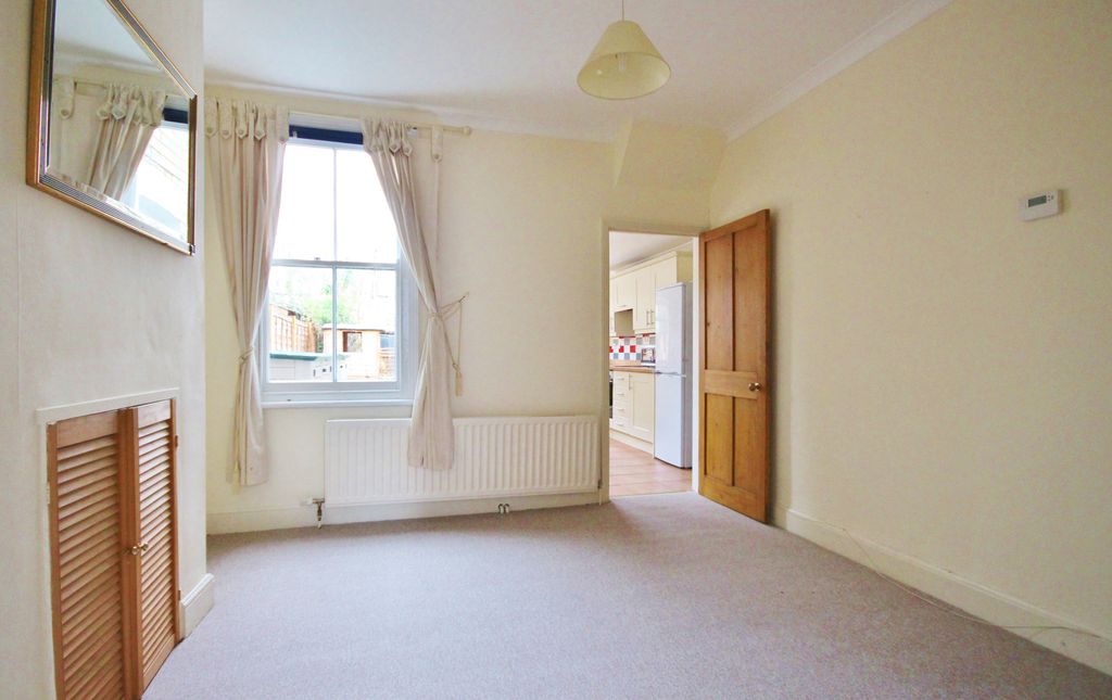 Property photo 3 of 8