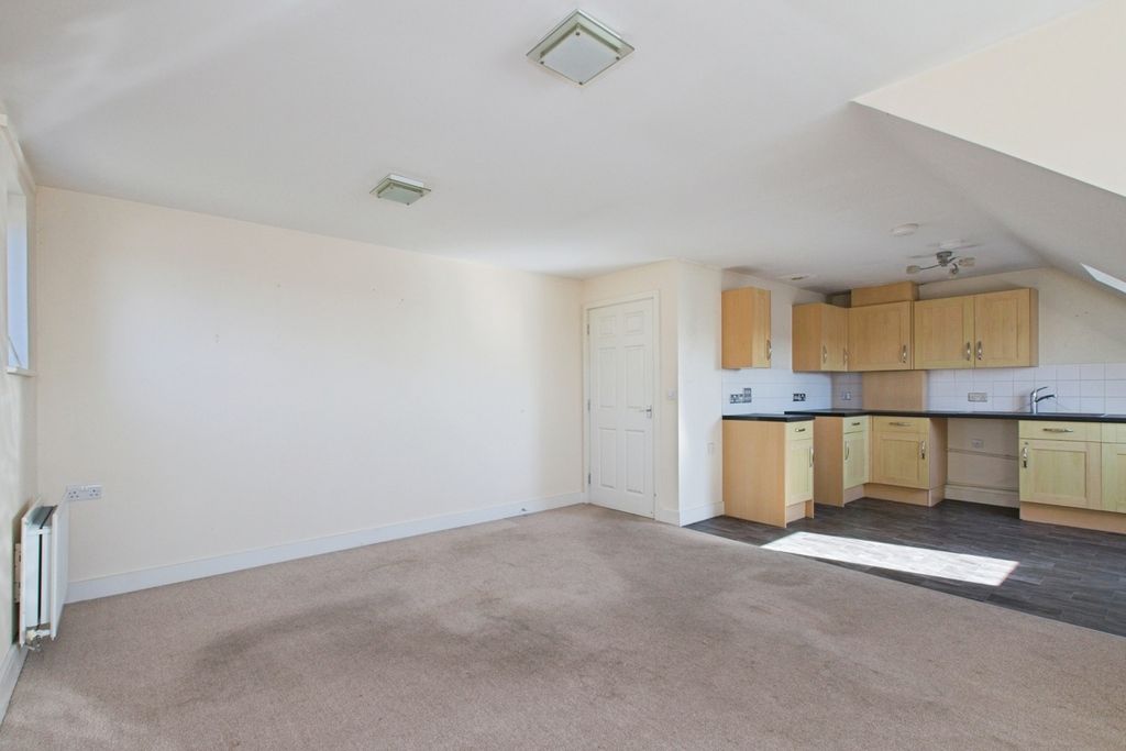 Property photo 3 of 17 Photo