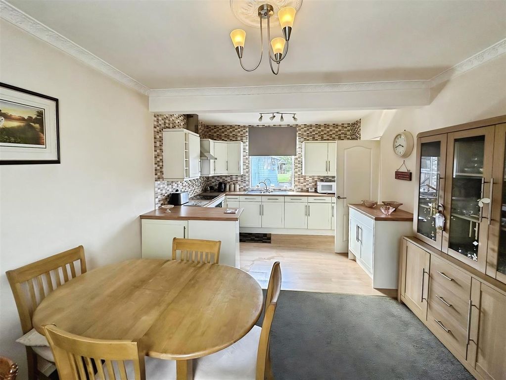 Property photo 3 of 17 Fdffadb8-7Rkl4Vegakkhxkwtglpvmw.Jpg