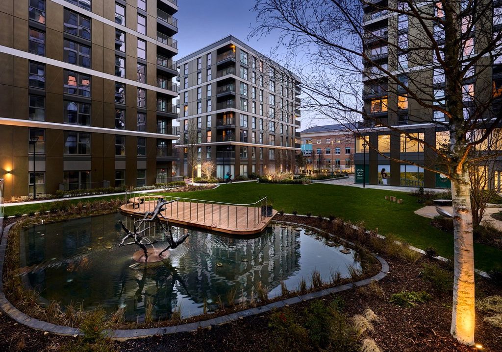 Property photo 1 of 13 The Gardens