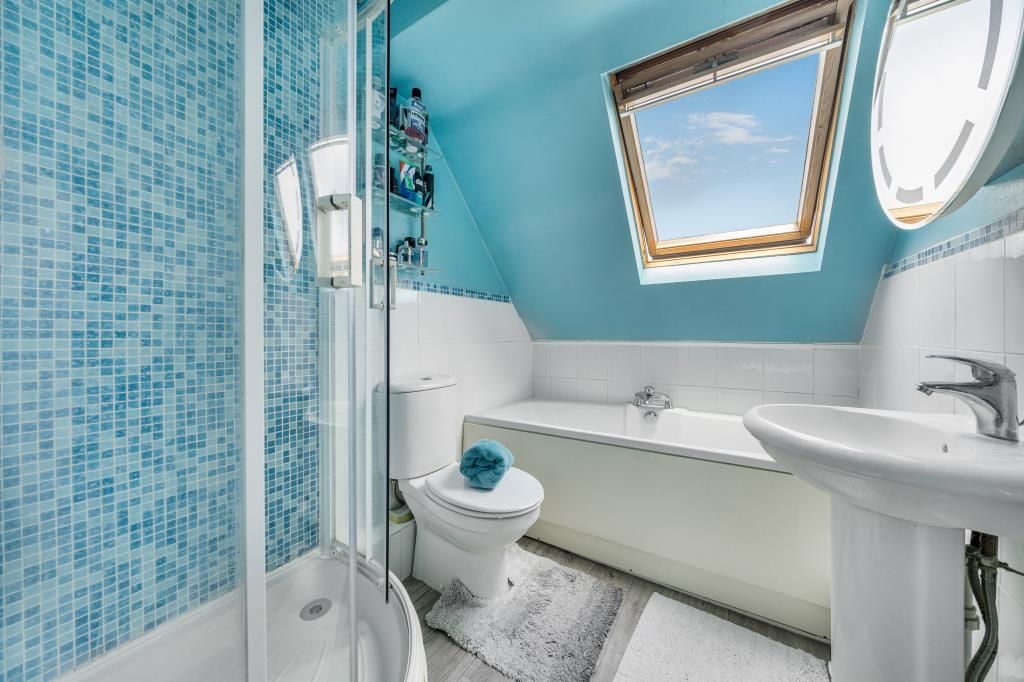Property photo 3 of 21 Bathroom