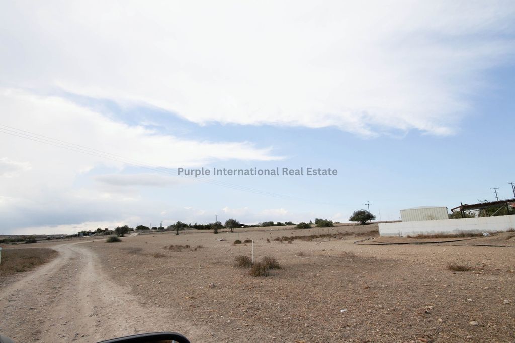 Property photo 1 of 2