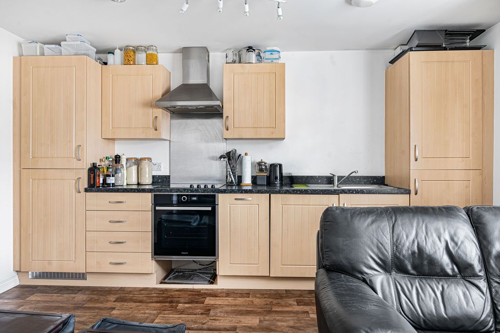 Property photo 3 of 12