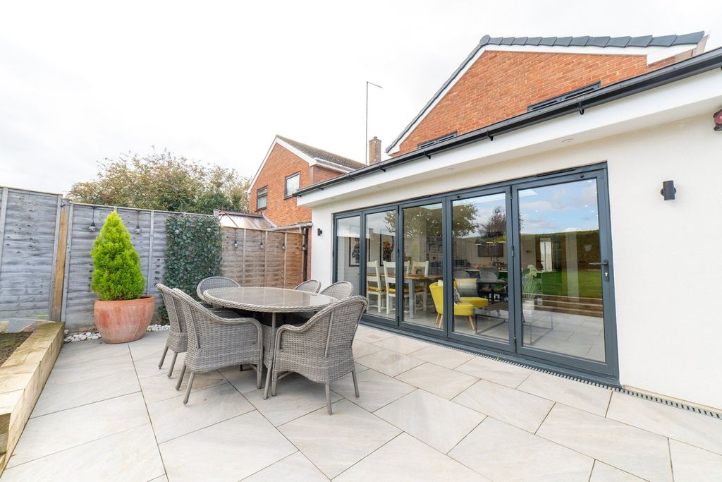 Property photo 2 of 19