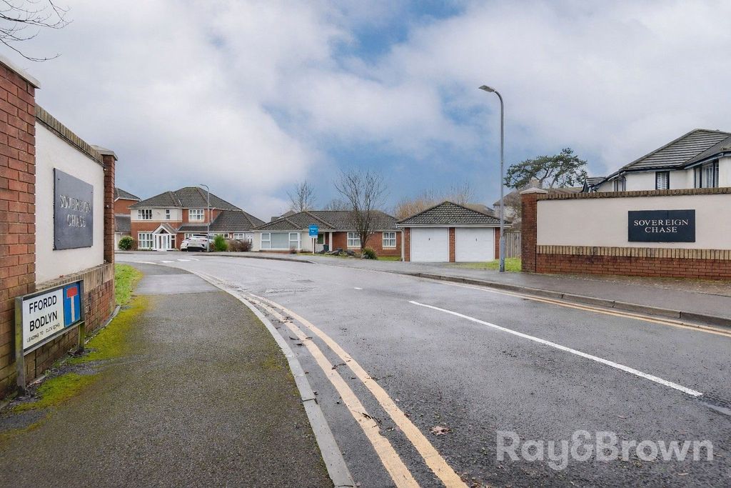 Property photo 2 of 29