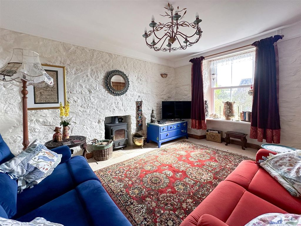 Property photo 2 of 29