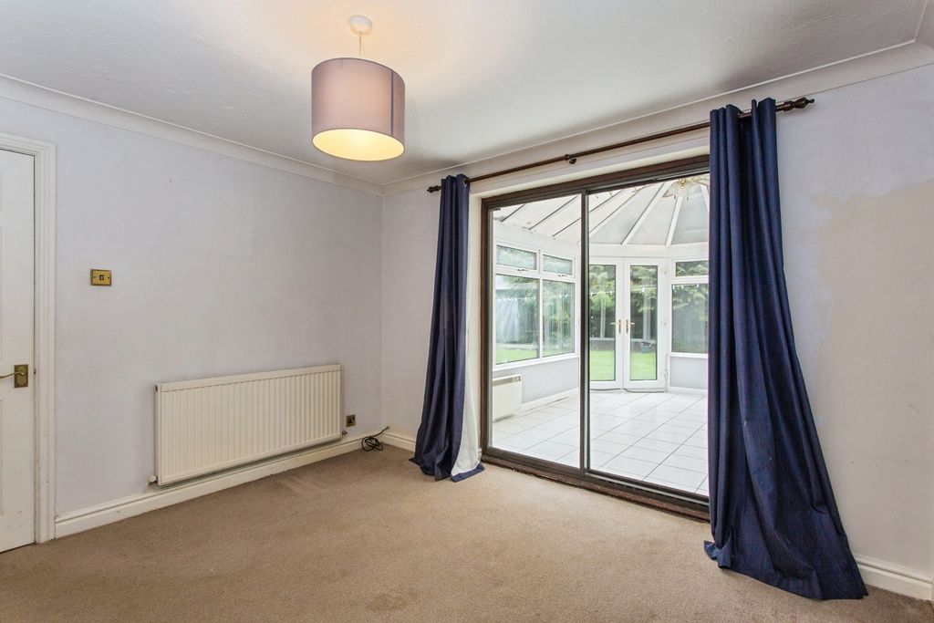 Property photo 3 of 17 Dining Room