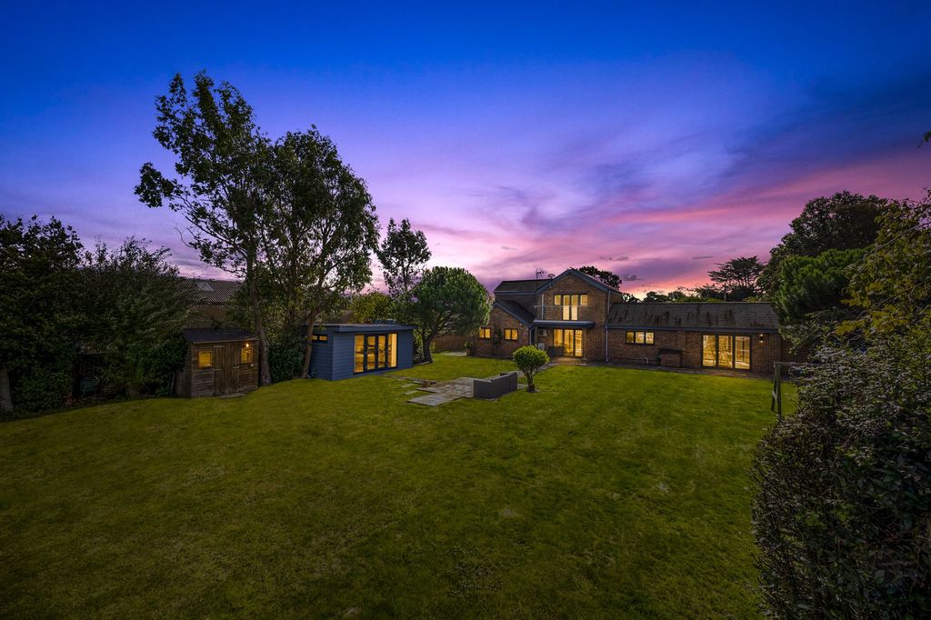 Property photo 1 of 31