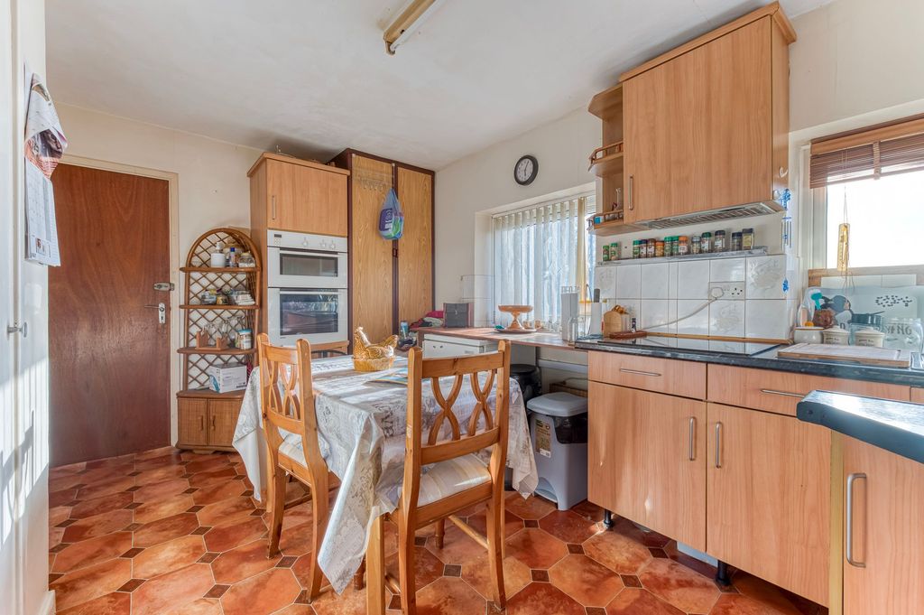 Additional image 4 of 2 bed flat for saleMagdalen Street, Eye IP23