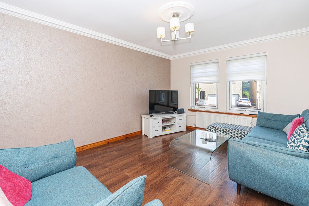 Property photo 3 of 28