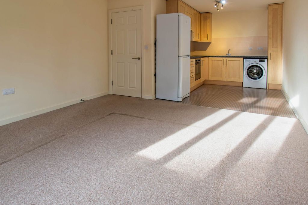 Property photo 3 of 7