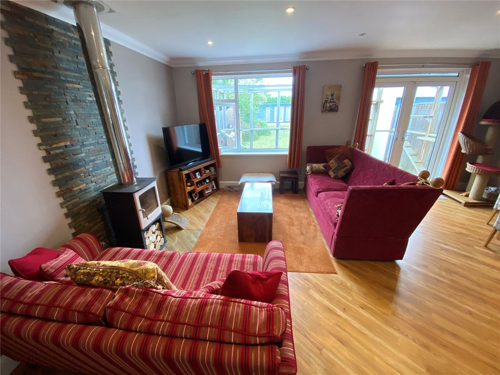 Property photo 2 of 26 Picture No. 32