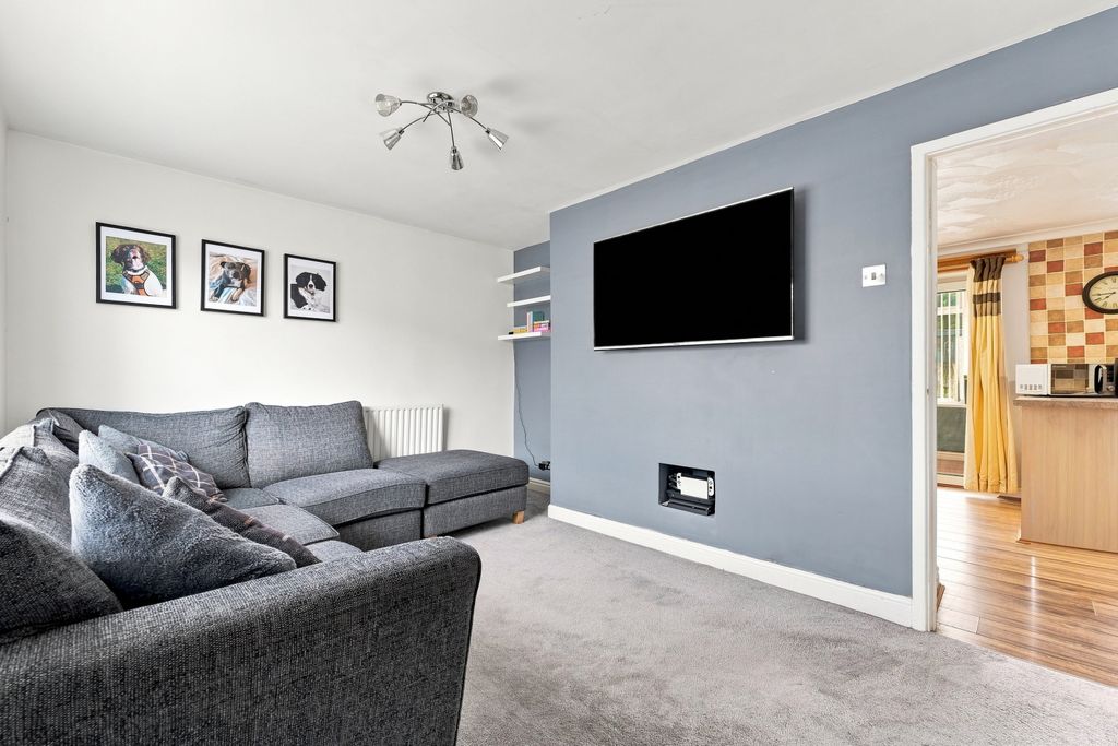 Property photo 1 of 33 P2188591_With_tv