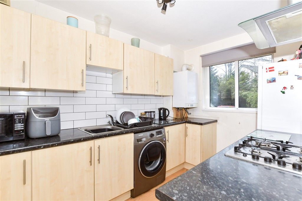 Property photo 3 of 8 Kitchen