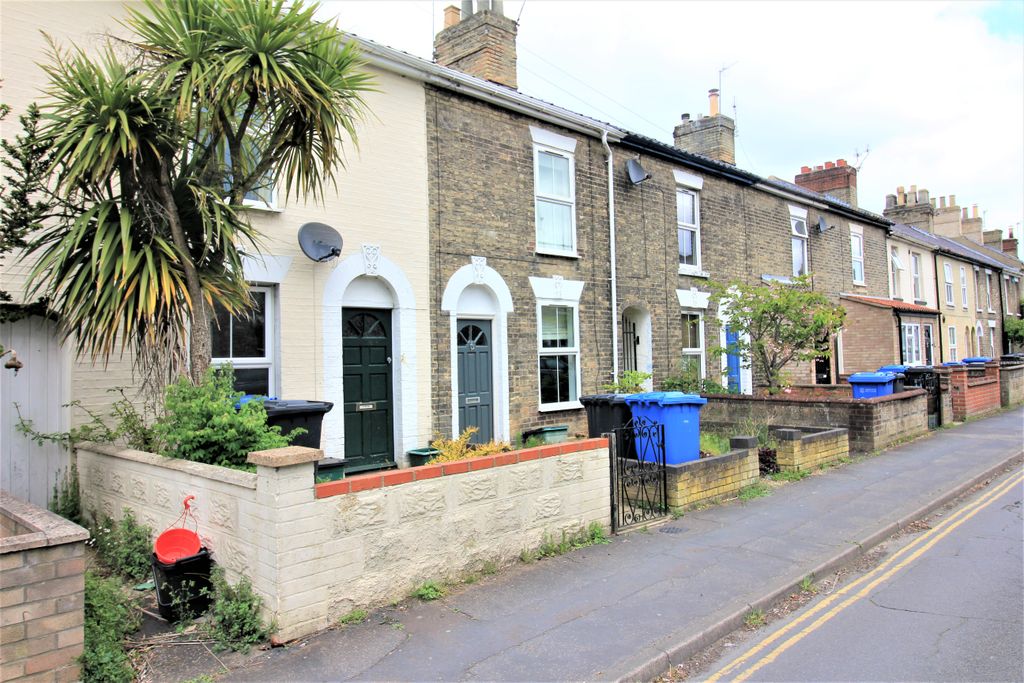 Property photo 1 of 8