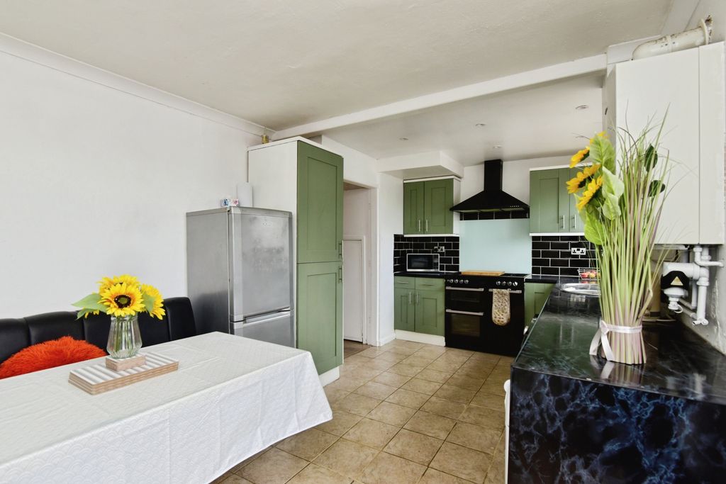 Property photo 3 of 20 Kitchen-Diner