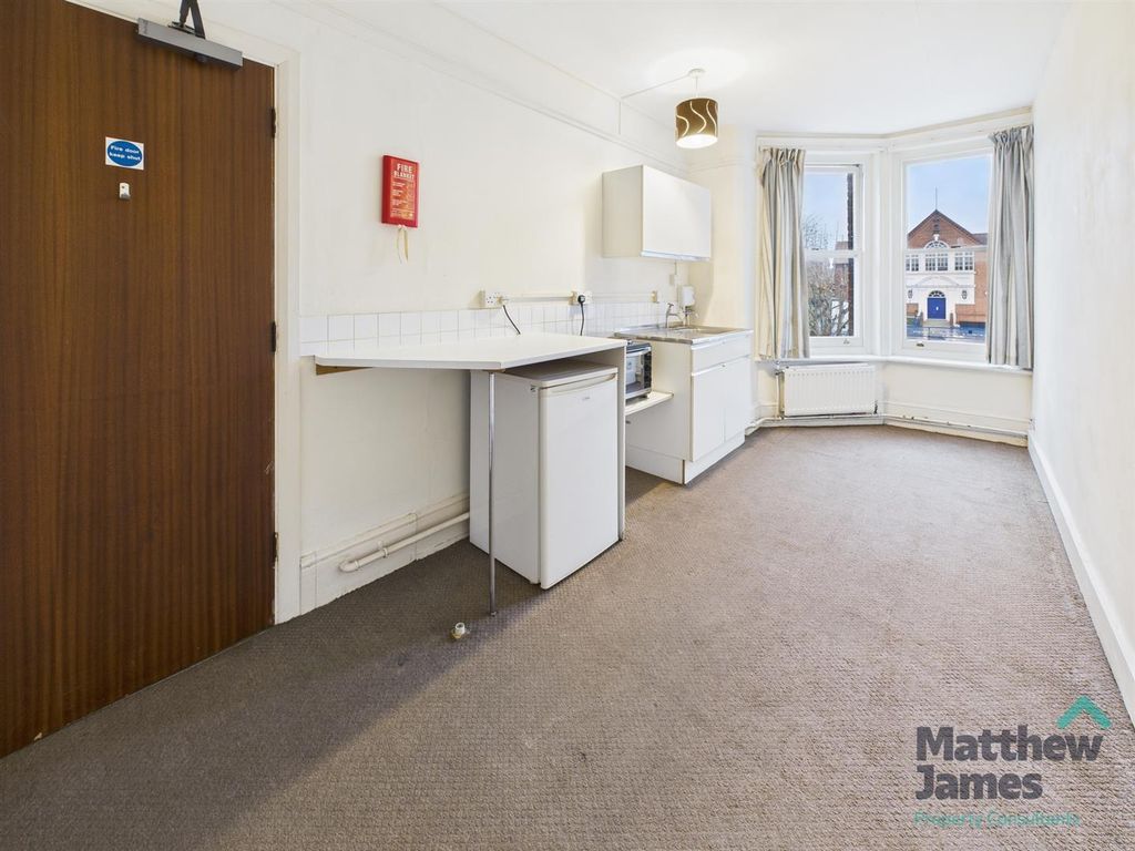 Property photo 2 of 6 Cam03063G0-Pr0153-Still004.Jpg