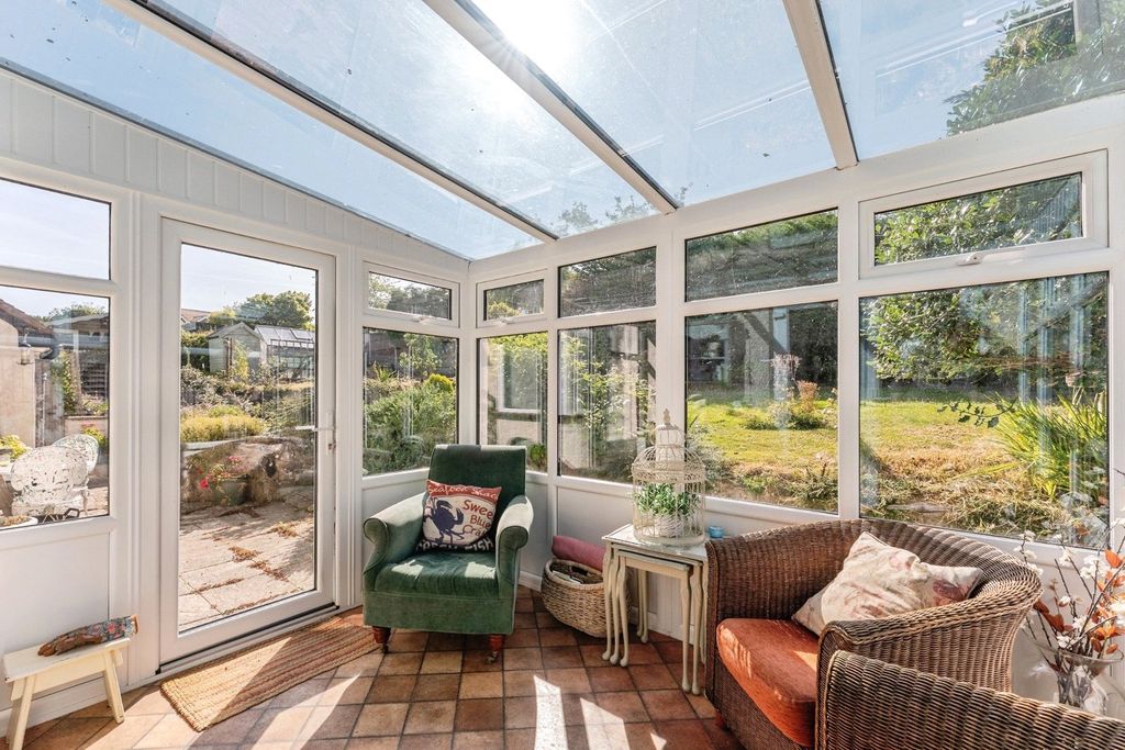 Property photo 3 of 17 Conservatory
