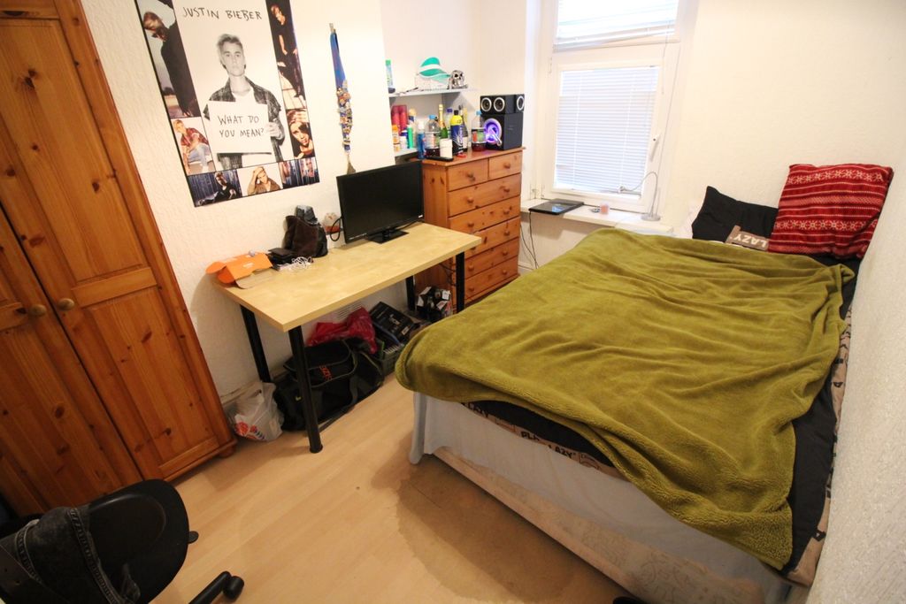 Property photo 3 of 6