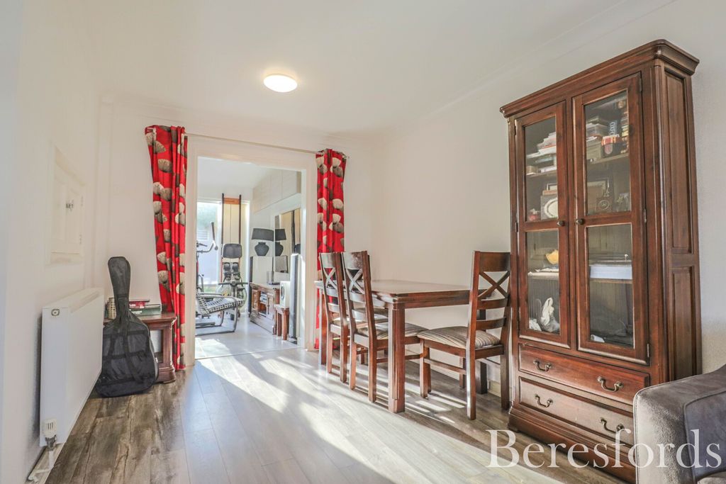 Property photo 3 of 15 Picture 3