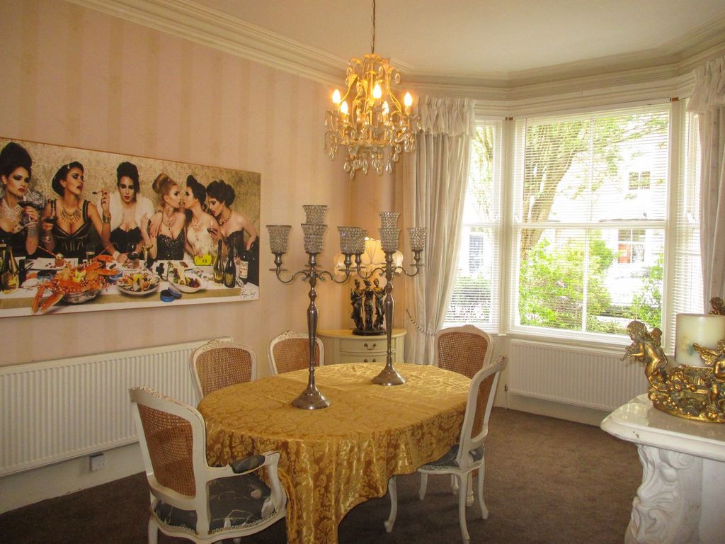 Property photo 3 of 39