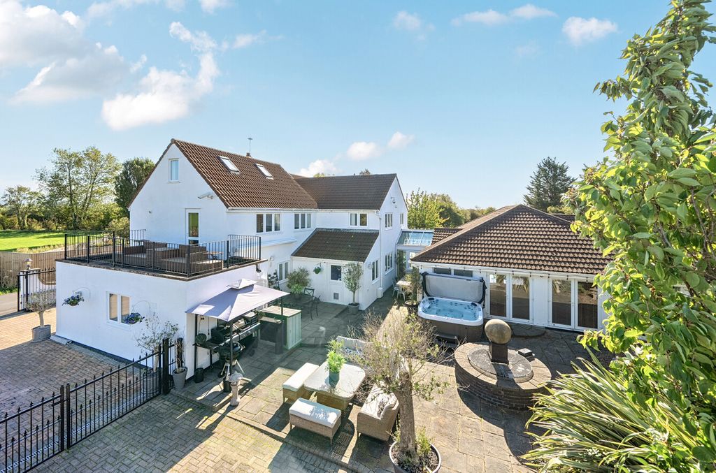 Property photo 2 of 43 1353311-2-68d6Dd6...