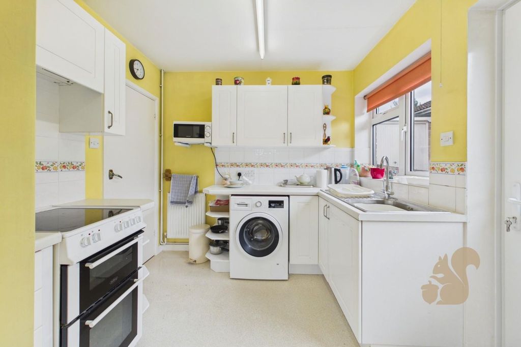 Property photo 2 of 16 Kitchen