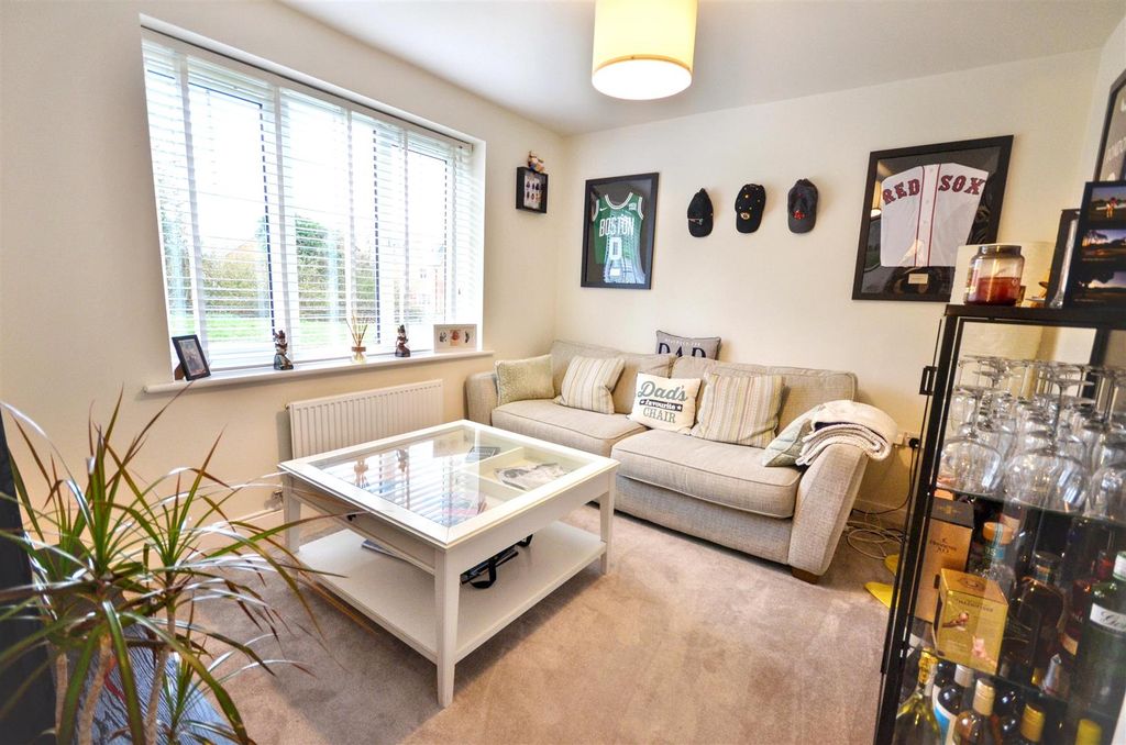 Property photo 2 of 21 Family Room