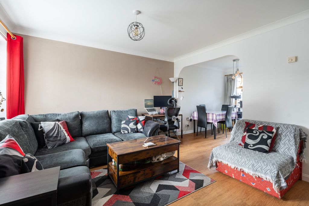 Property photo 3 of 13