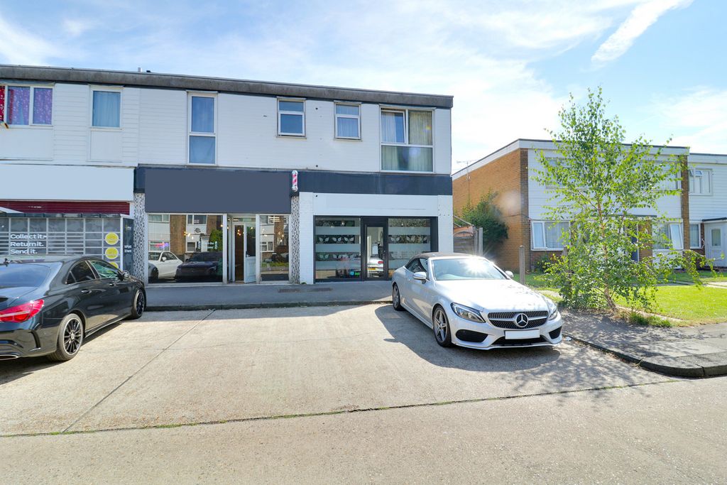 Property photo 2 of 8