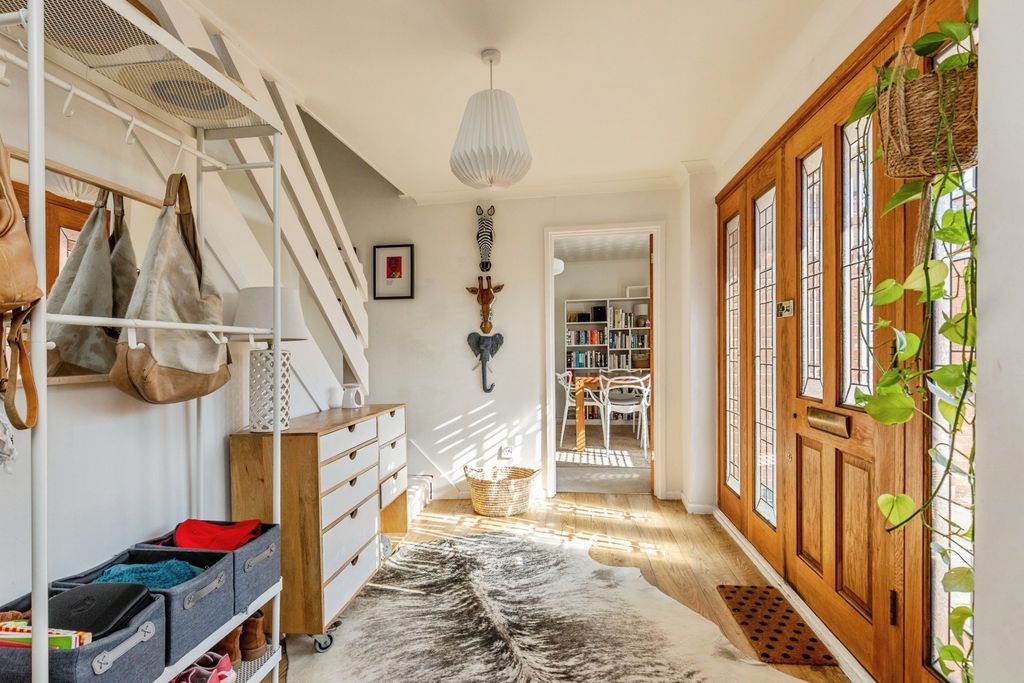 Property photo 3 of 19 Pbox-Img.Jpg