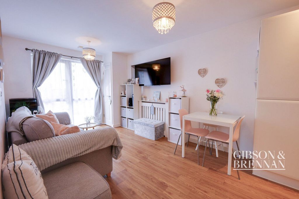 Property photo 3 of 11