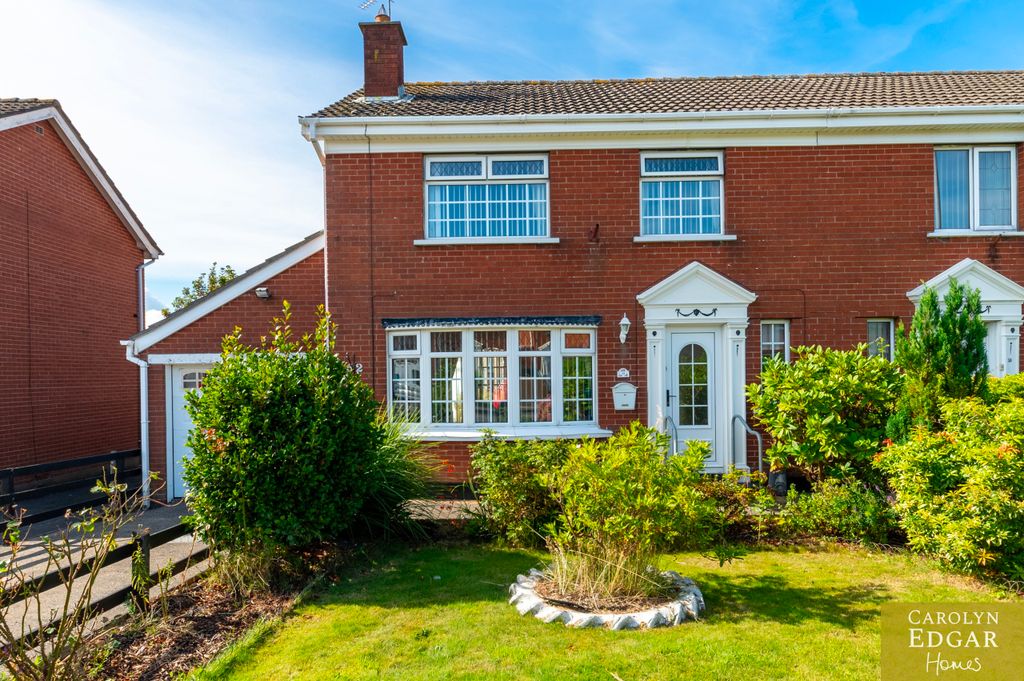 Property photo 2 of 42 015