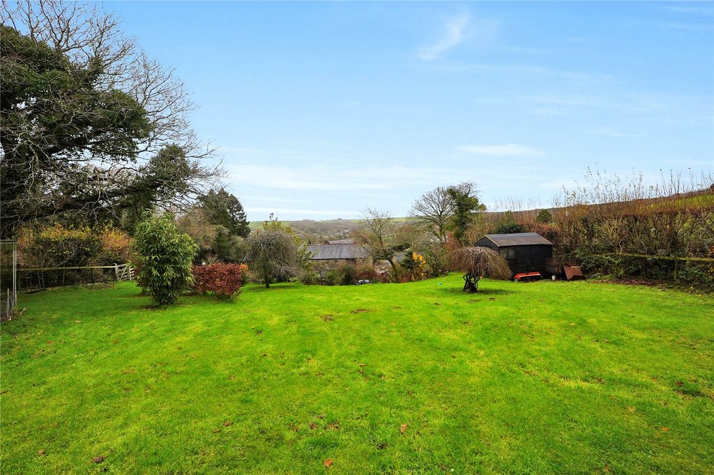 Property photo 2 of 25 Picture No. 10