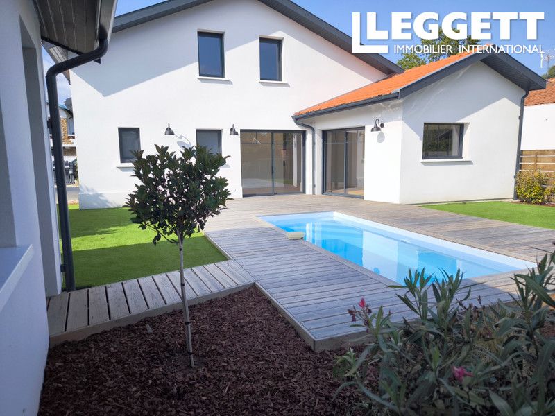 Property photo 2 of 10