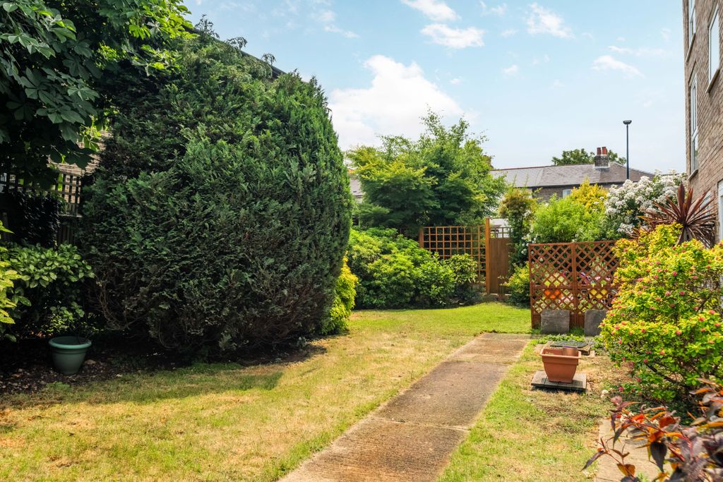 Property photo 3 of 12